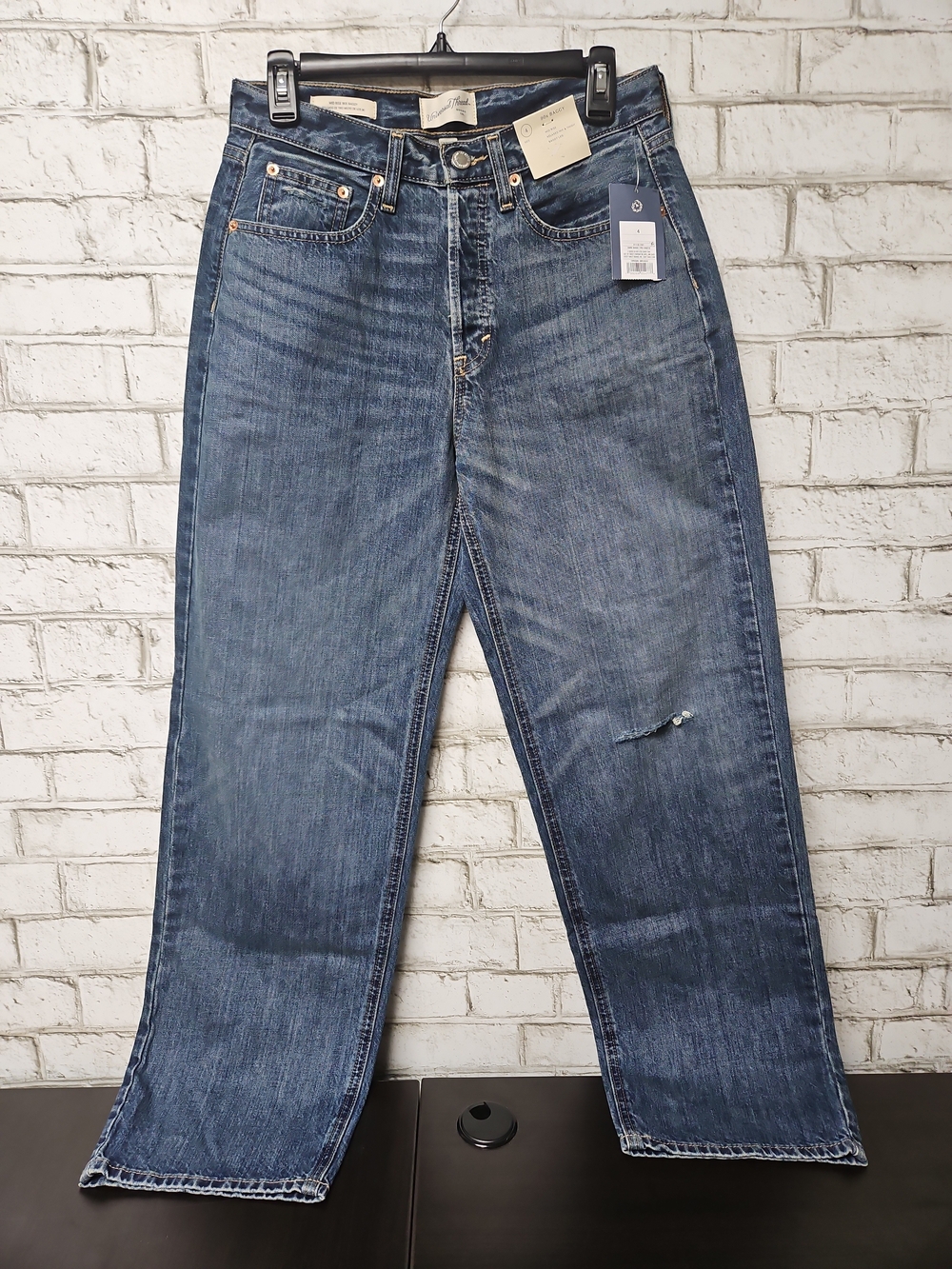 Universal Thread Women's Mid Rise 90's Baggy Jeans Distressed Size 4 NWT